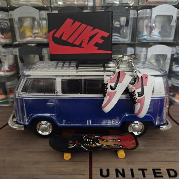 Nike Air Force 1 pair of mini sneakers keychain. - Picture 6 of 8